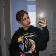 Estudiante que ofrece clases de apoyo para todos los cursos desde la educación primaria hasta la ESO. Tengo el B2(inglés) y mitjà